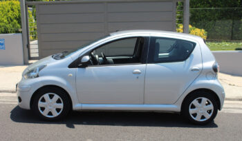 TOYOTA AYGO 1.0 AYTOMATO MMT 70HP 5D 1ο ΧΕΡΙ EΛΛΗΝIKO full