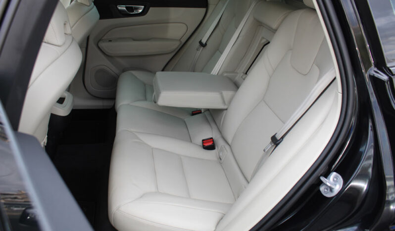 VOLVO XC 60 2.0 B4 AWD PLUS DARK PANORAMA HYBRID DIESEL ΕΛΛΗΝΙΚΟ full